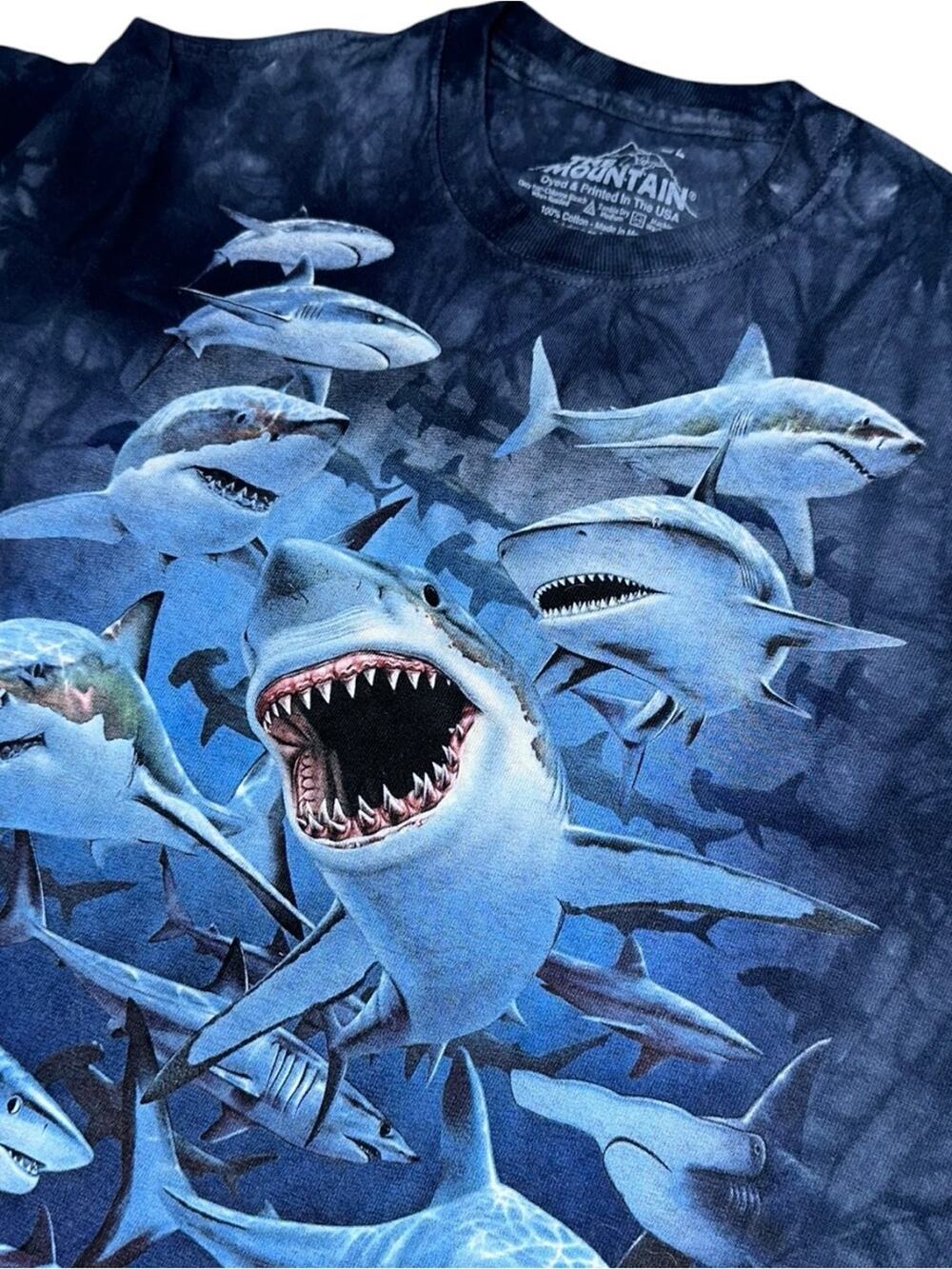 The Mountain Navy Boys Size L Blue Tie Dye Great White Sharks Print Tee T-Shirt